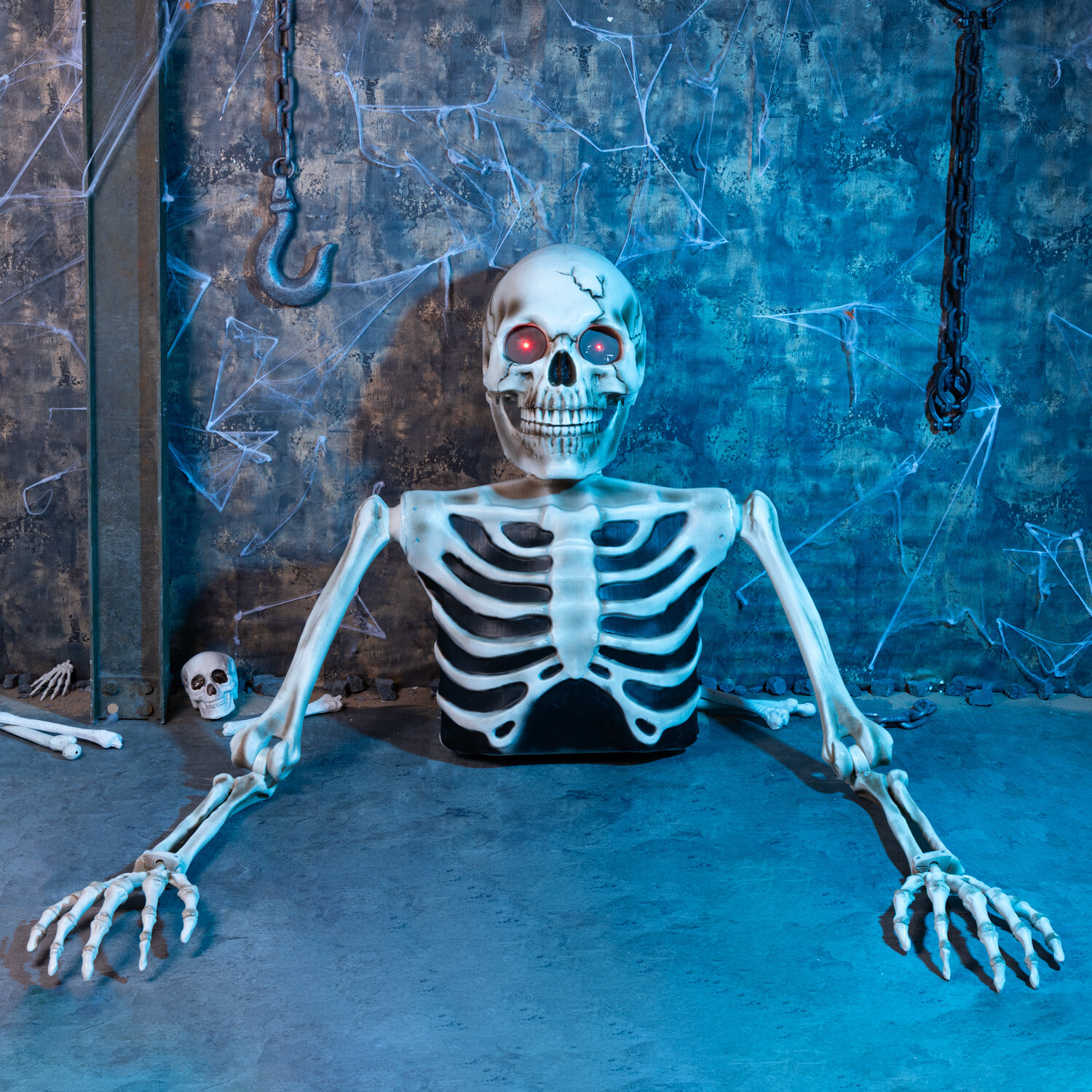Giant Skeleton Groundbreaker Decoration