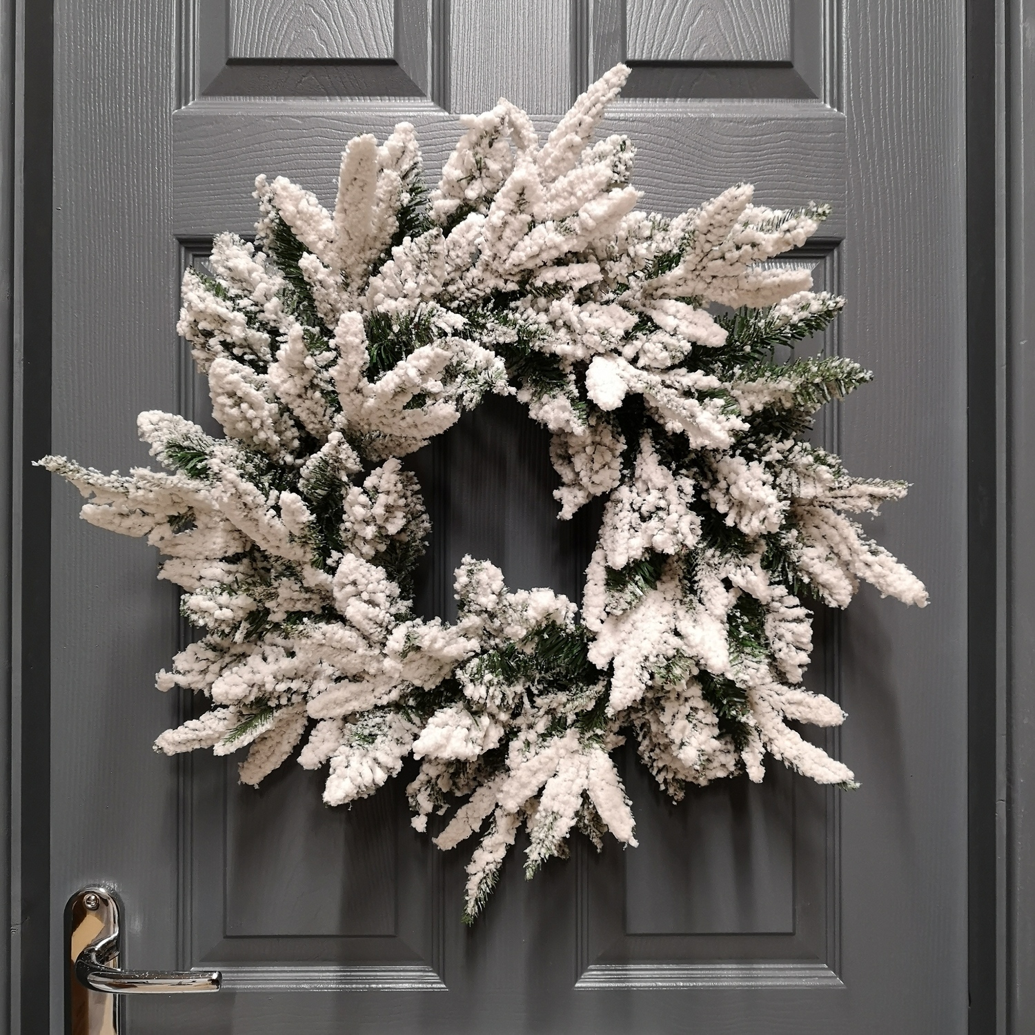 Samuel Alexander Lapland Flocked Wreath With Pe And Pvc Tips - White & Green