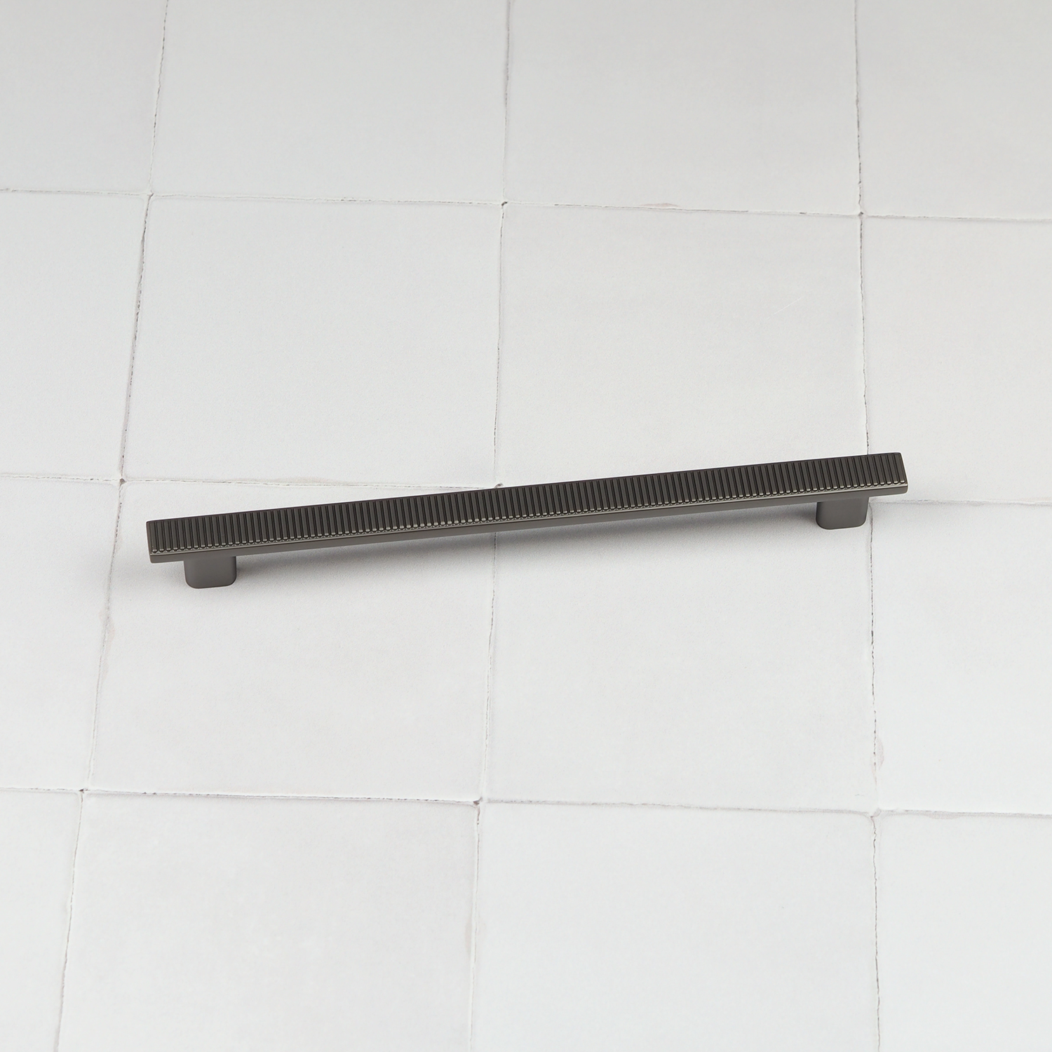 Handle & Home Ribbed Detailing Handles And Coordinating Knobs - Anthracite Grey / 192Mm Handle