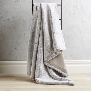 Luxury Snow Tip Throw