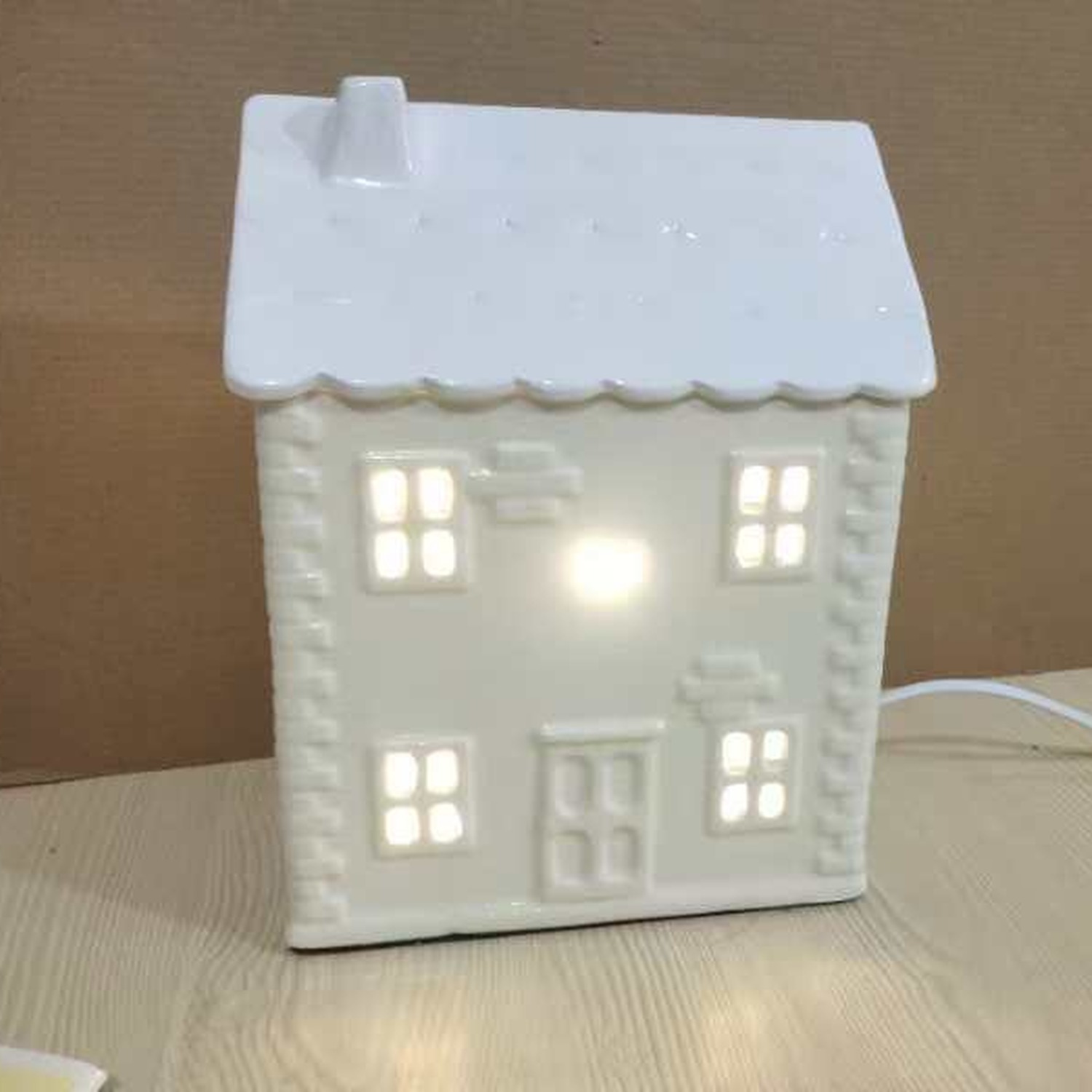 Ceramic House Shape Table Lamp - White
