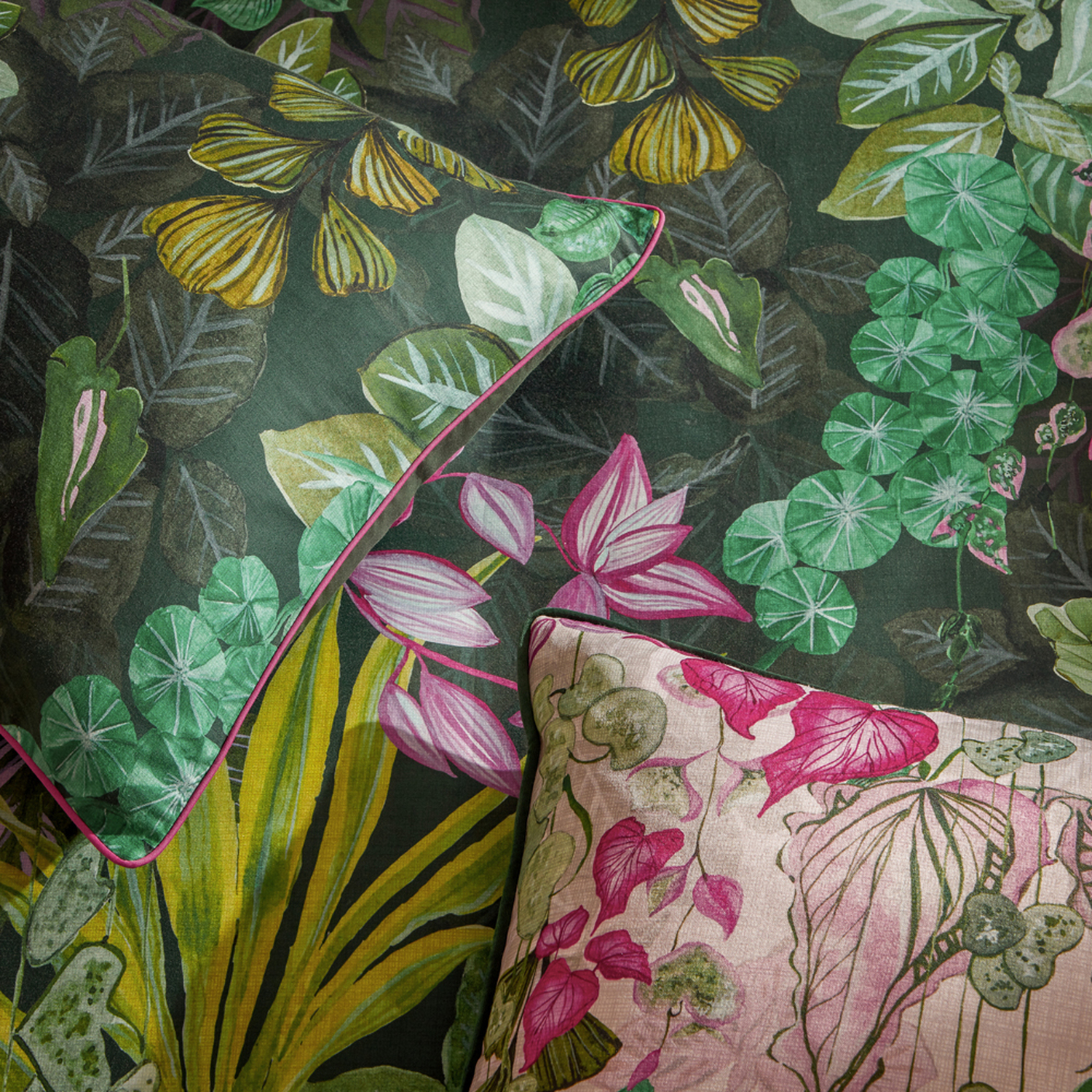 Veadeiros Exotic Floral Duvet Cover Set - Pink-Green / Superking