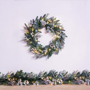 Pre-lit Frosted Decorated PE Pine Wreath with White Berries