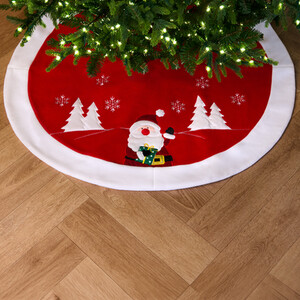 Waving Santa Tree Skirt