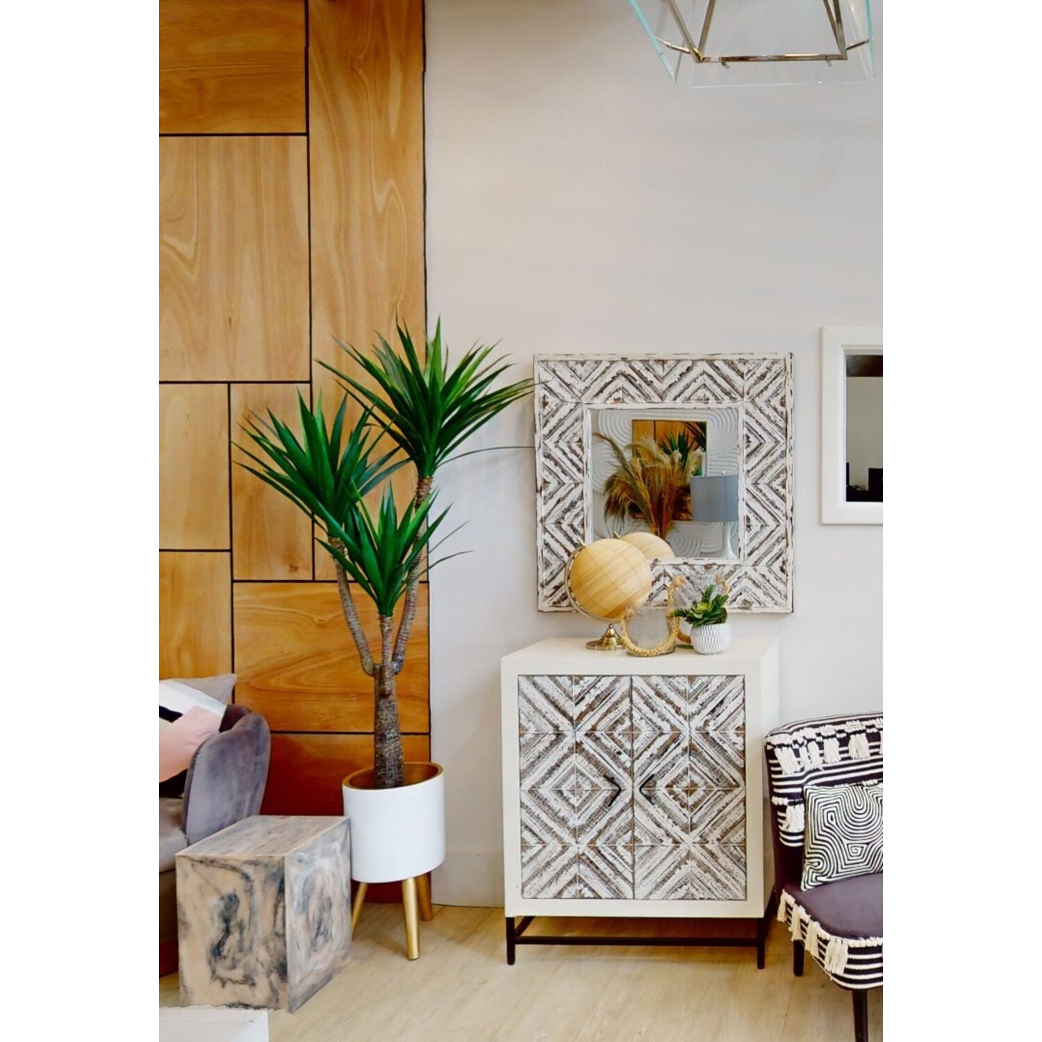 Darnell Small White Planter - White
