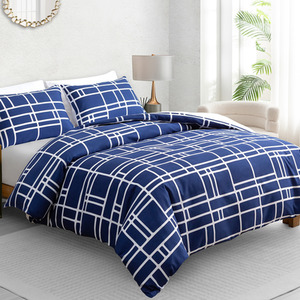 Black & Grey / Duvet Cover Set (1 x Duvet Cover + 1 x Pillowcase) / Single Pamposh Premium Microfiber Reversible Duvet Cover Set shot 15771459