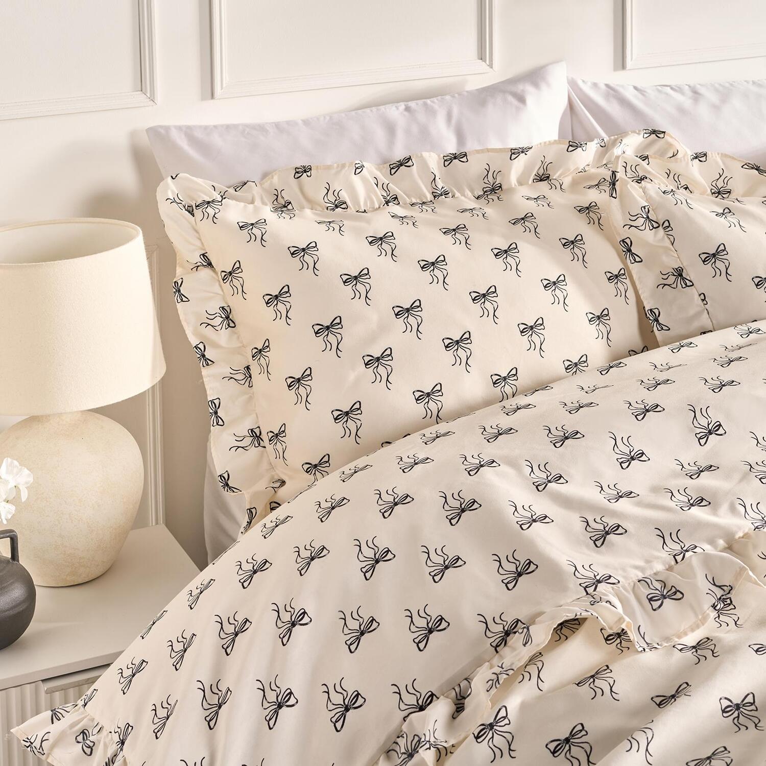 OHS Bow Print Frill Duvet Cover Set with Pillowcase Microfibre Bedding in Cream | Size: King