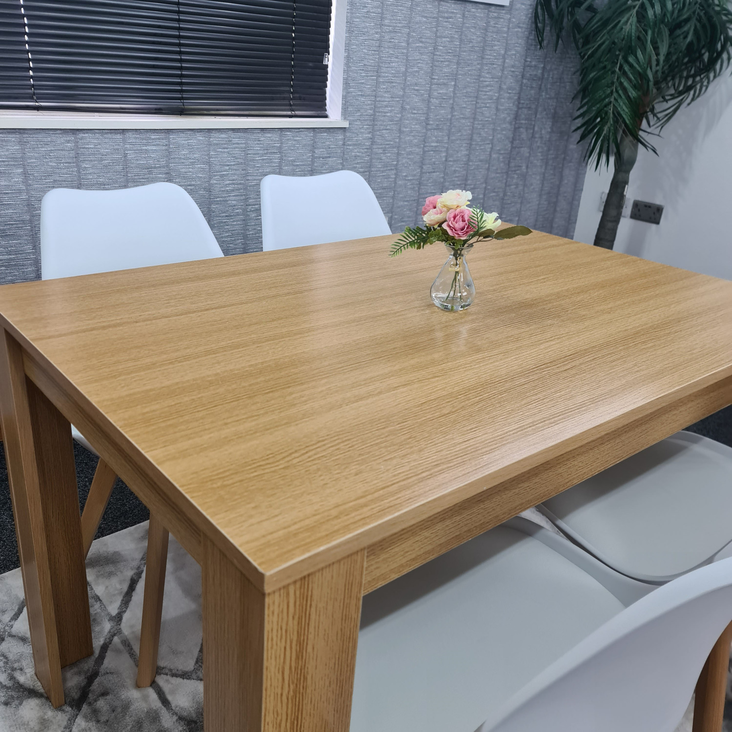 Dining Table And 4 White Tulip Chairs Kitchen Set Of 4 - White