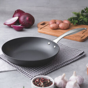 Tramontina Enamelled Cast Iron Frying Pan