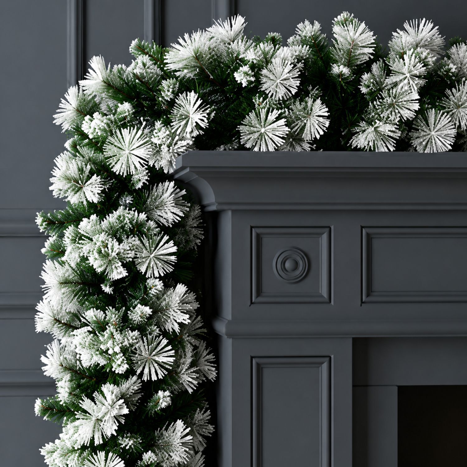 Globrite 2.7M Snowtipped Pine Christmas Garland - Green And White