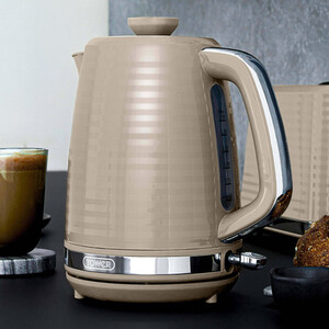 Saturn 1.7L Kettle Black with chrome accents