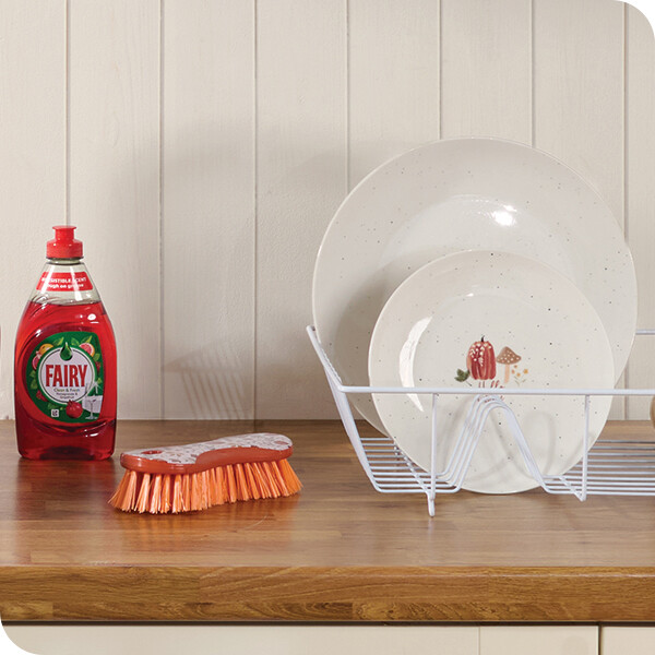washing up dishes drainer