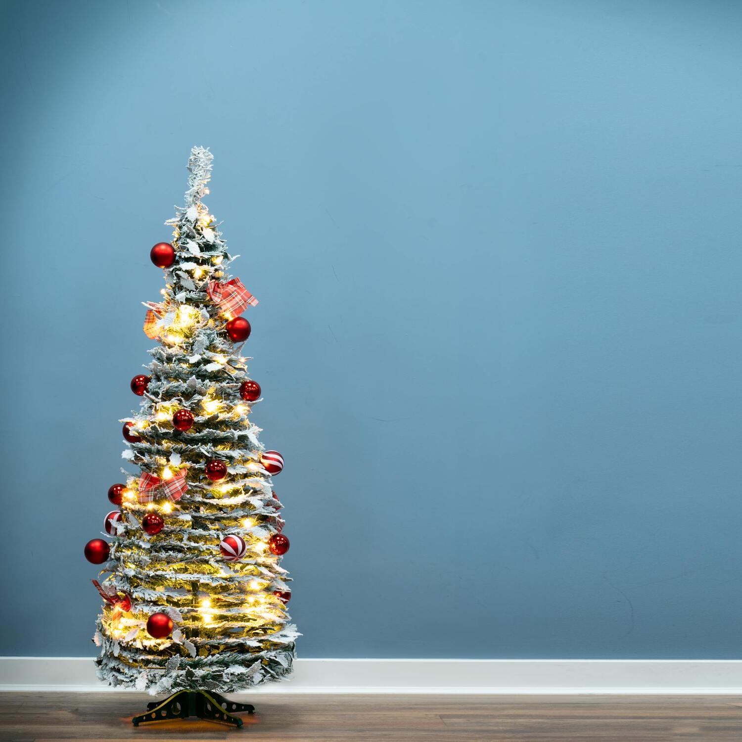 Christmas Tree World Pre-Lit & Decorated Flocked Pop-Up Tree - White / 4Ft