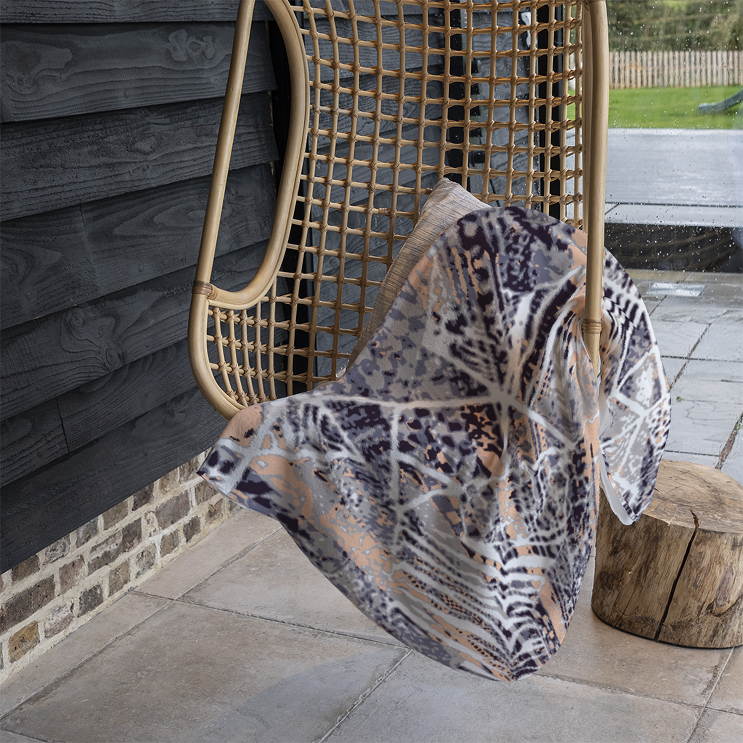 Grunged Print Blanket - Pink