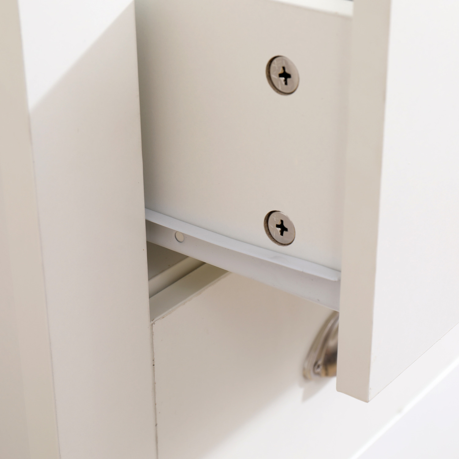 Hmd 5 Drawers Chest Of Drawers - White