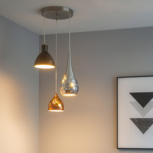 Triluxe Metallic Pendant