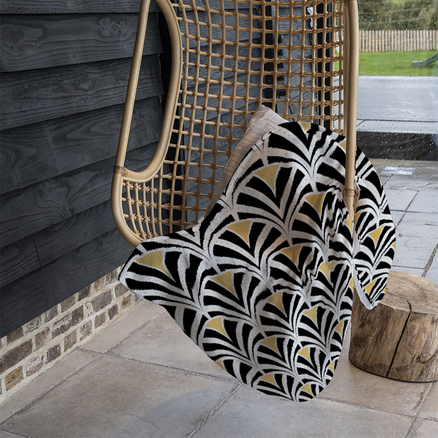 Black  Gold Shells Geometric Blanket - Black