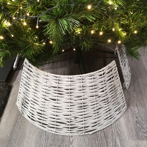Wicker Rattan Christmas Tree Skirt- Medium