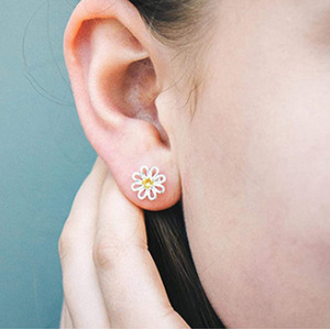 Daisy Studded Earrings