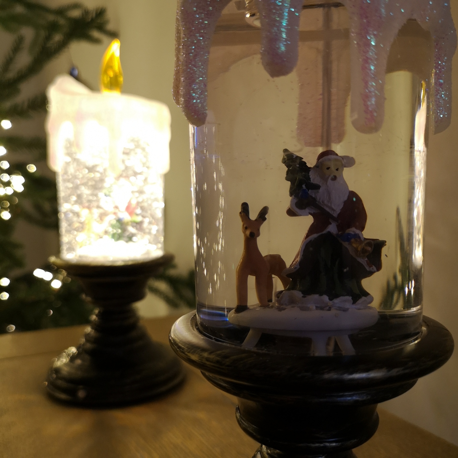 Samuel Alexander 25Cm Snowtime Dual Power LED Christmas Glitter Water Spinner Candlestick Santa Scene