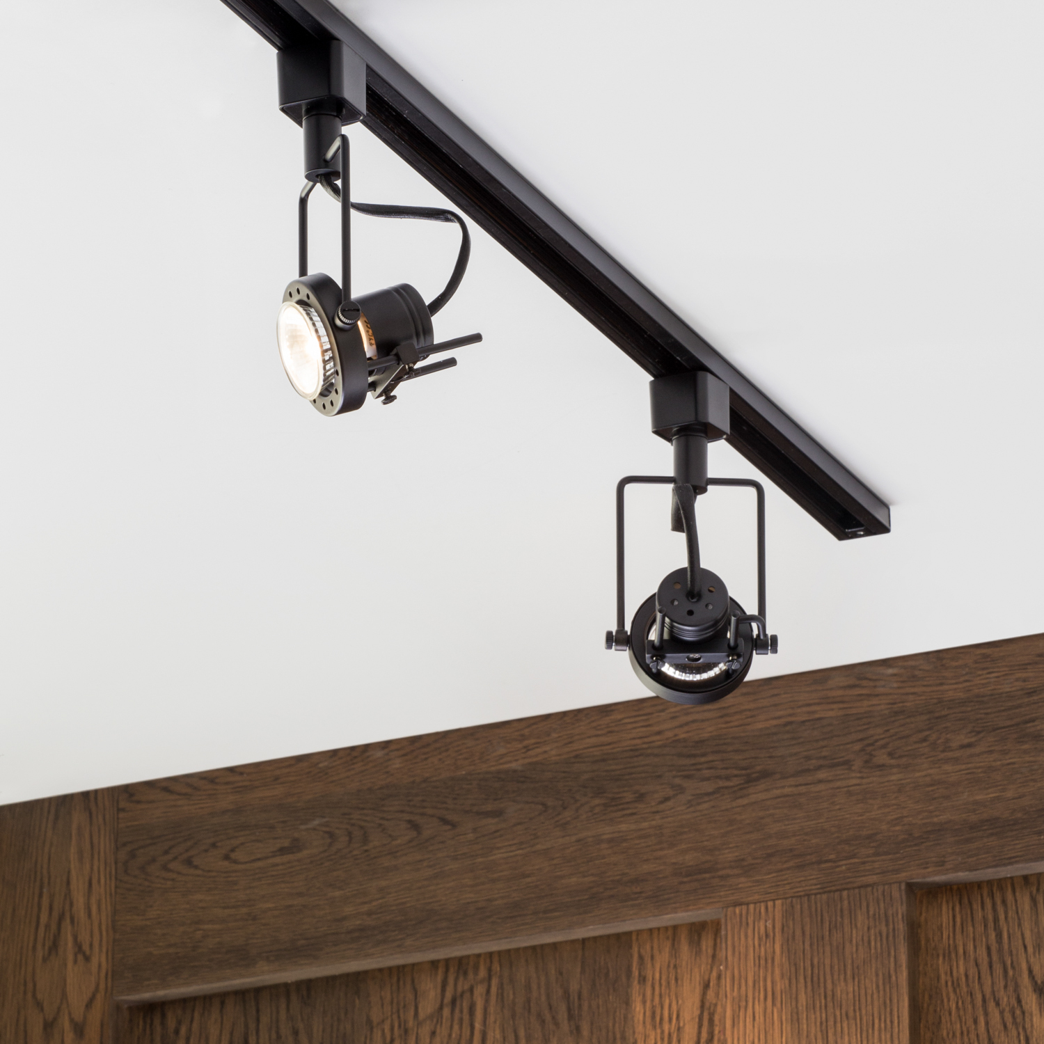 1m Track Light Kit With Greenwich Spotlight Heads And Led Bulbs - Black 2