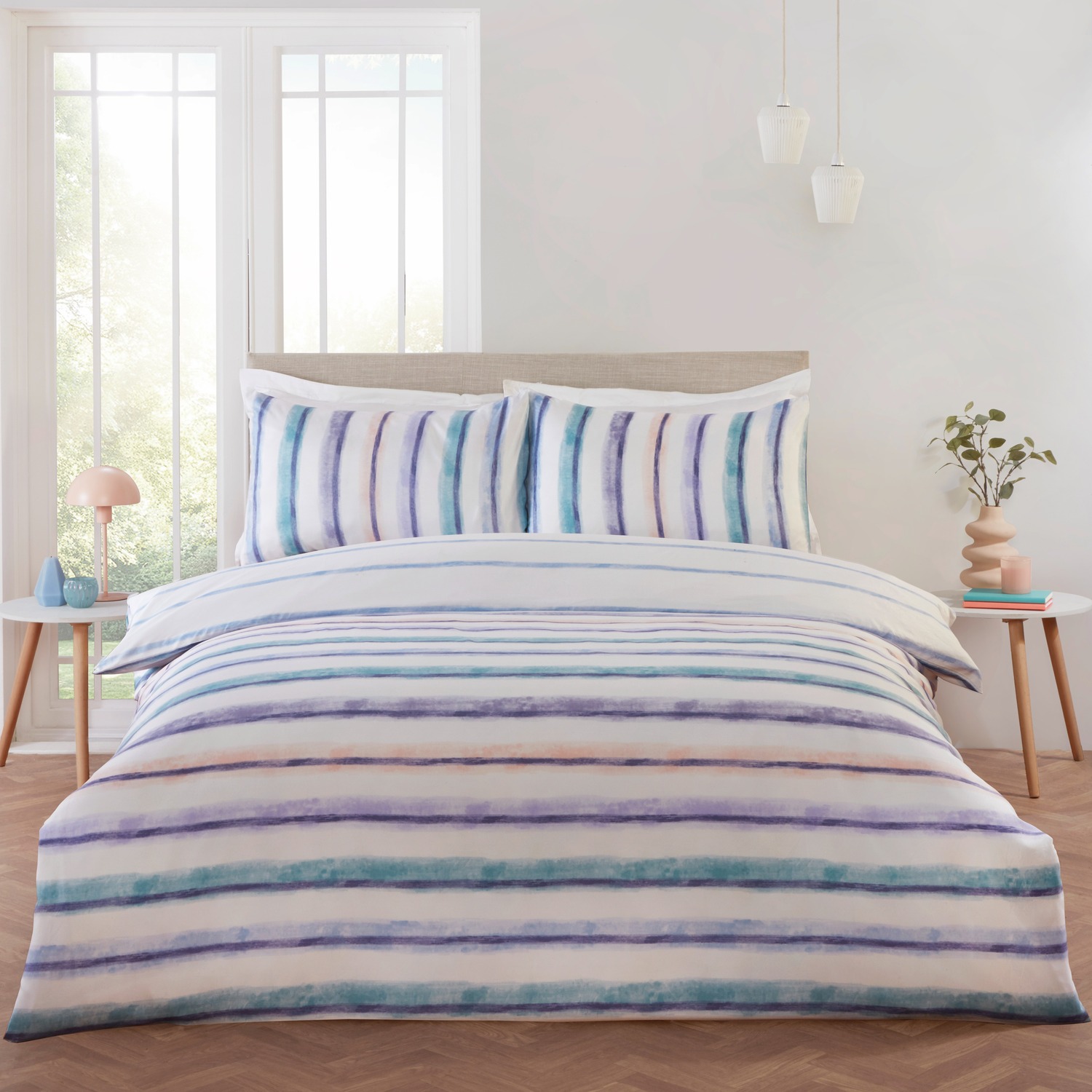 Horizon Stripped Polyester Reversible Duvet Cover Set with Pillowcase - Blue / Double