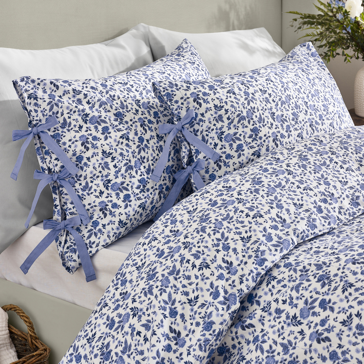 Hannah Floral Cotton Duvet Cover Set - Blue Super King