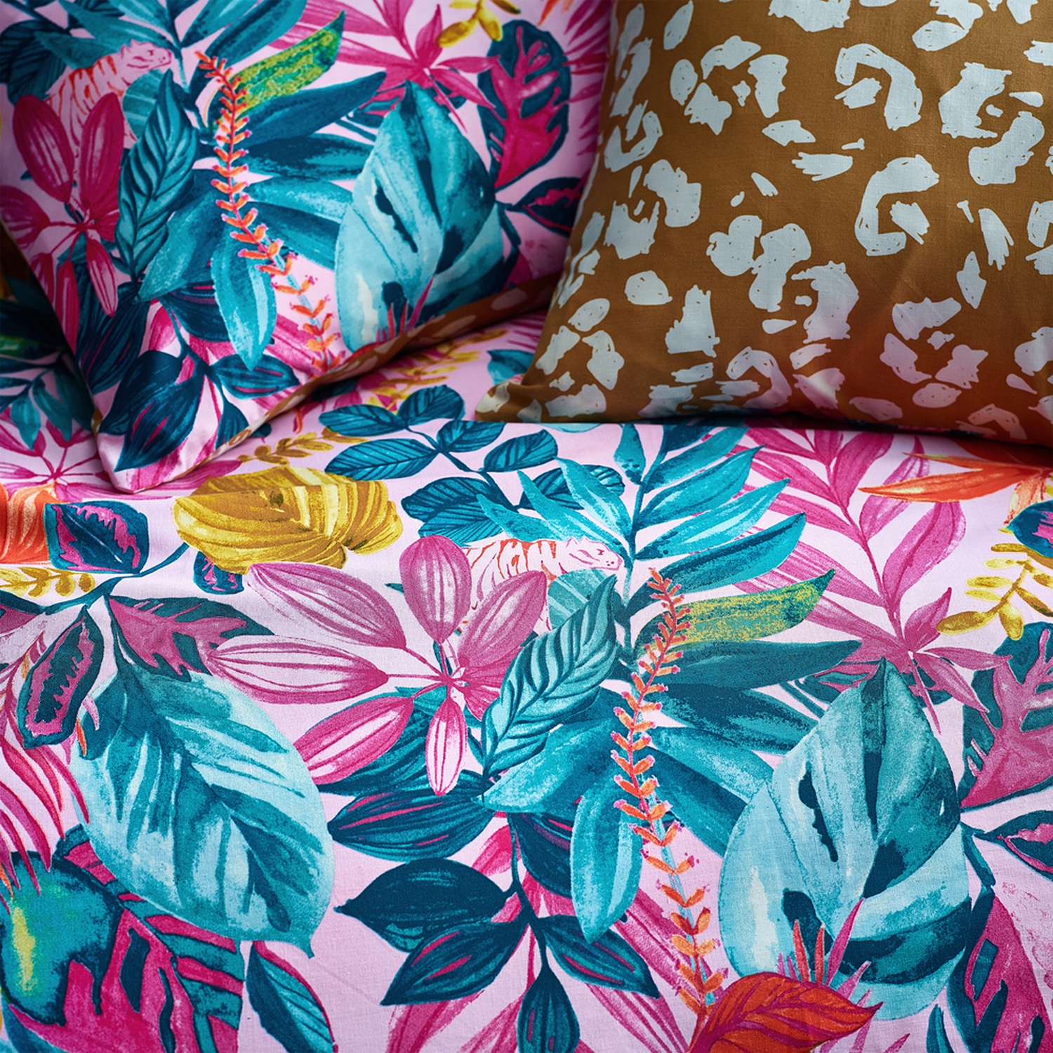 Psychedelic Jungle Tropical Duvet Cover Set - Pink Superking