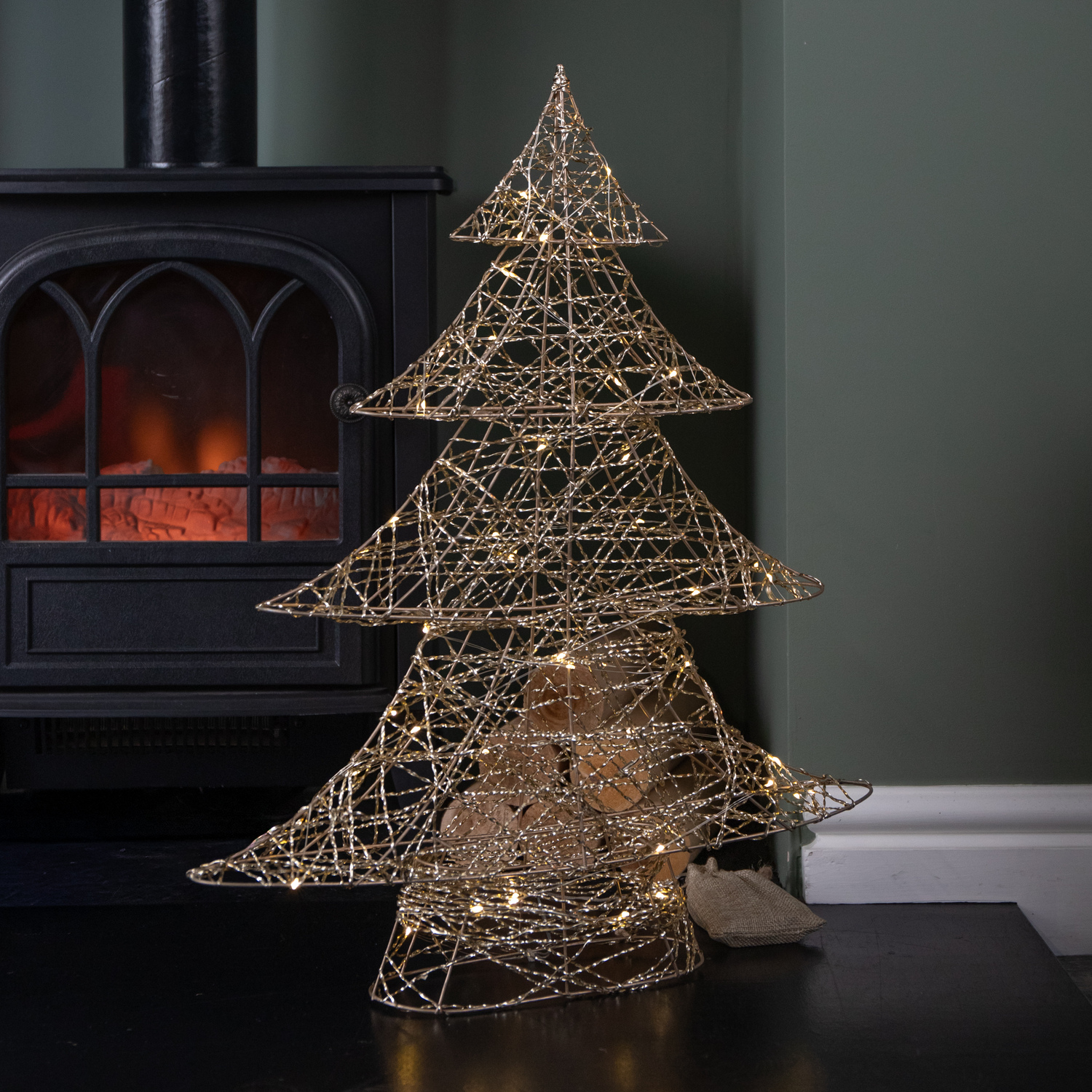 B&Q - 60Cm Battery Operated Light Up Gold Weave Christmas Tree With Warm White Leds - Image 7