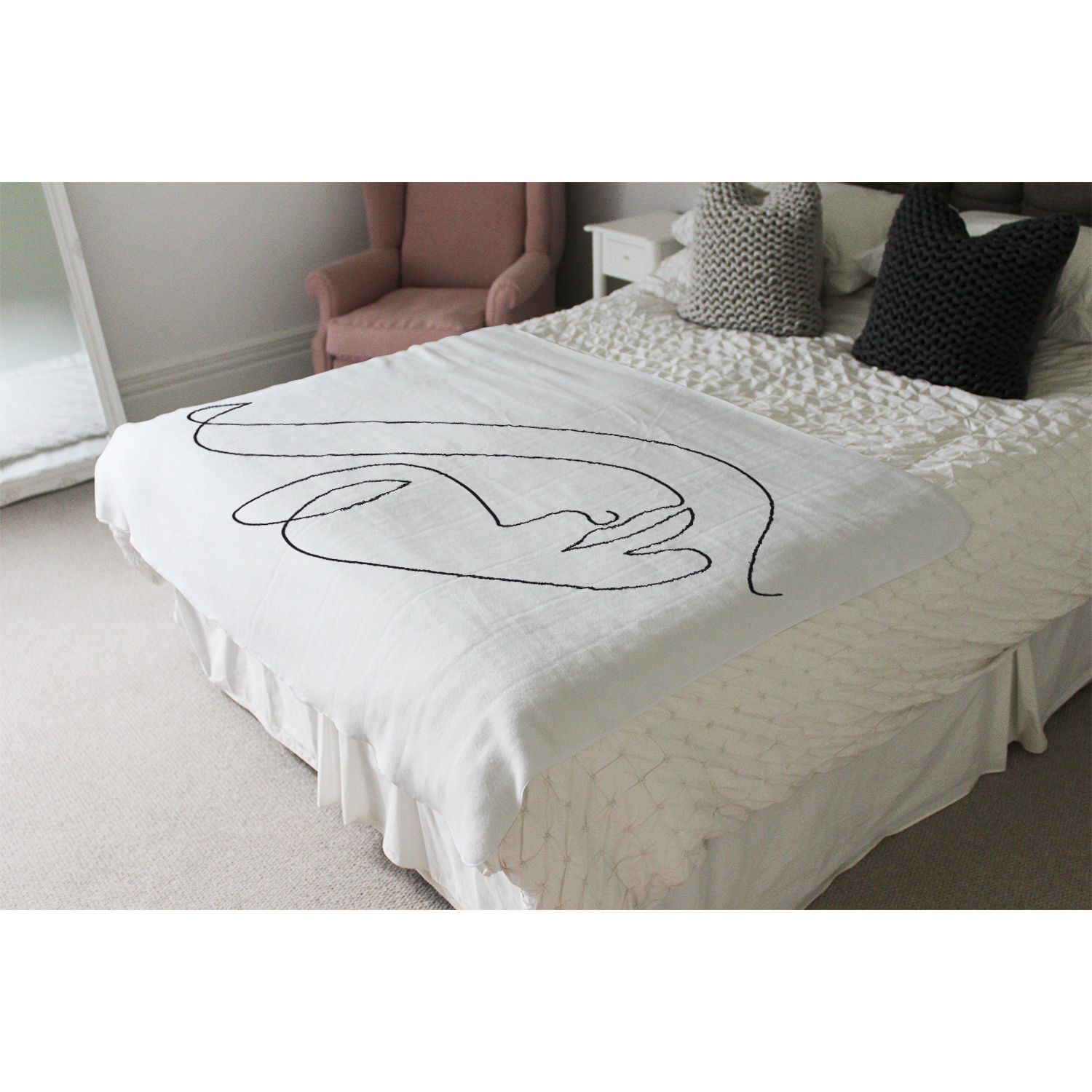 Line Face Drawing Blanket - White