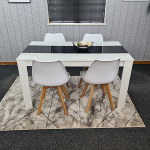 Kitchen Set of 4 Dining table and 4 White Tulip Chairs