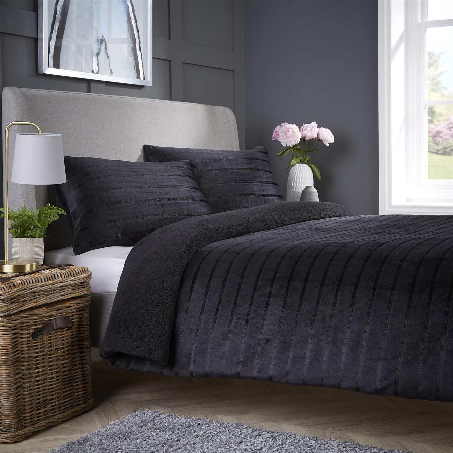 Stripe Teddy Reversible Duvet Set - Black Double