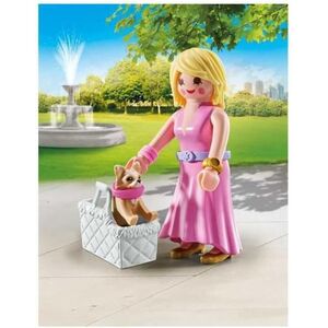 It-Girl with Chihuahua