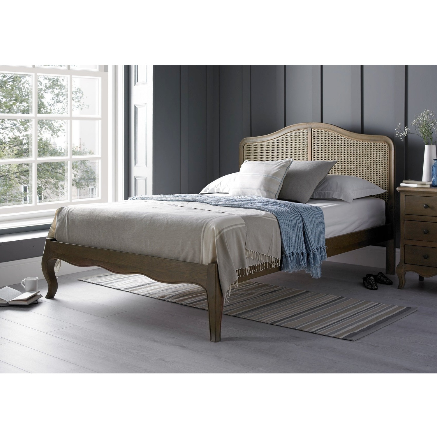 Ho Nai Oak Finish King Size Bedframe With High Footend