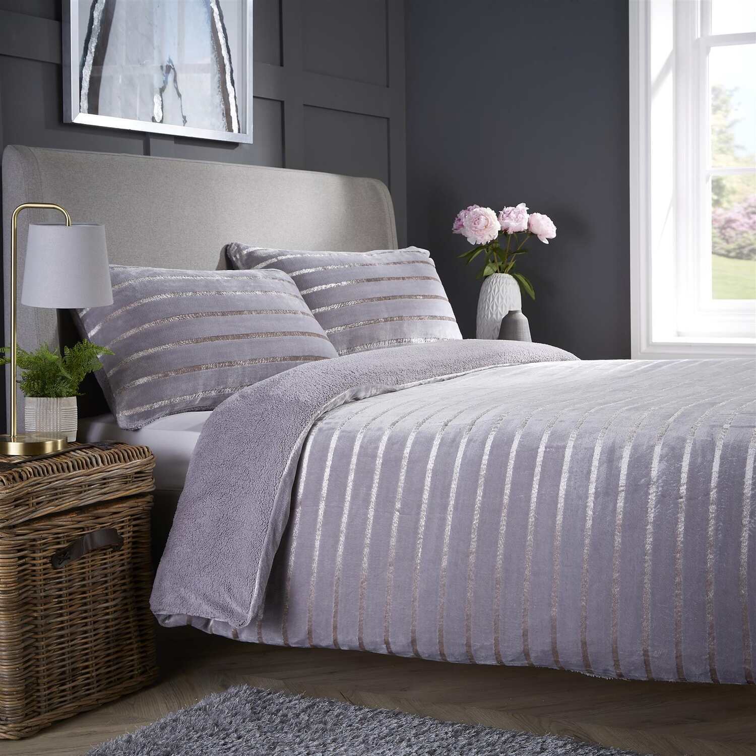 Stripe Teddy Reversible Duvet Set - Silver Double