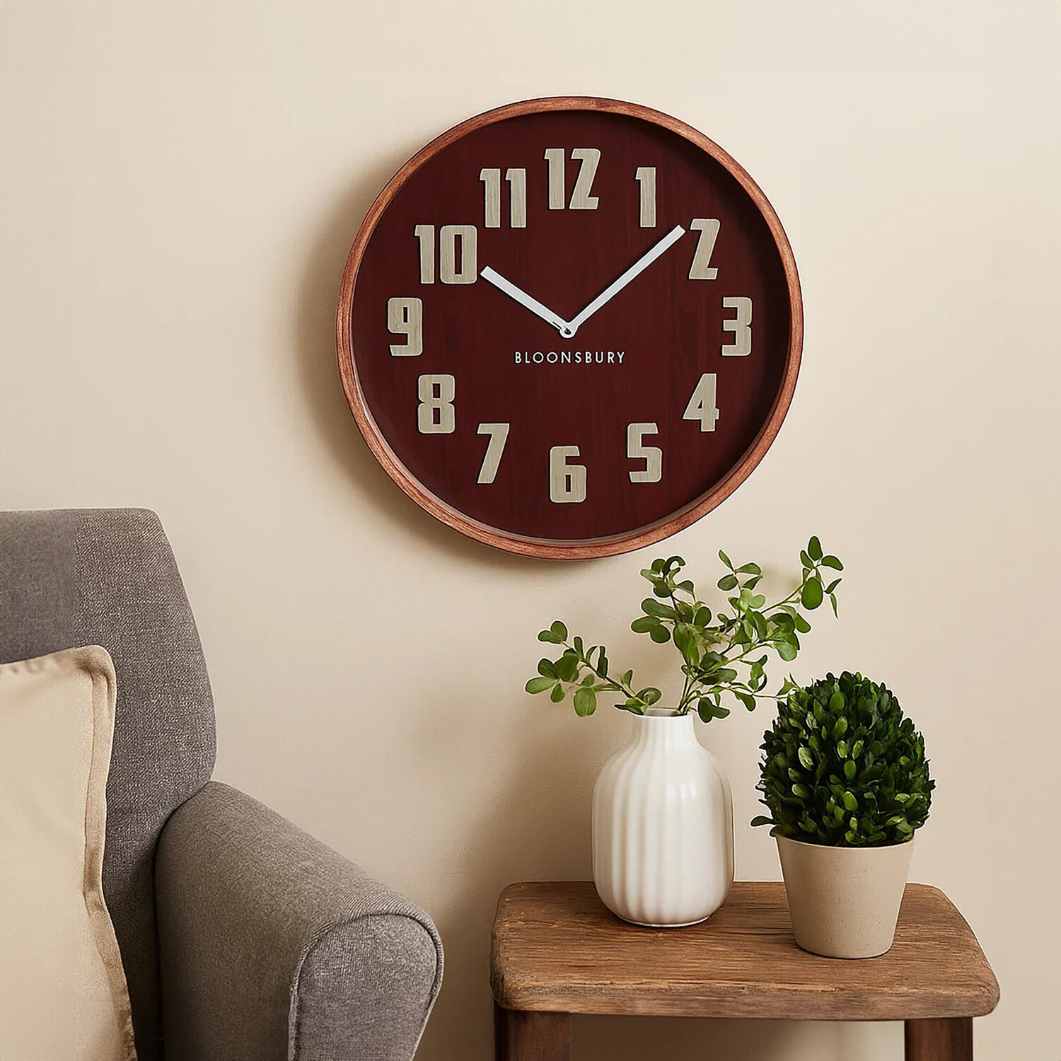 Interiors By Premier Vitus 40Cm Dia Red Grain Large Wall Clock - Red