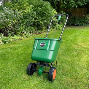 Miracle-Gro Rotary Lawn Seed Spreader