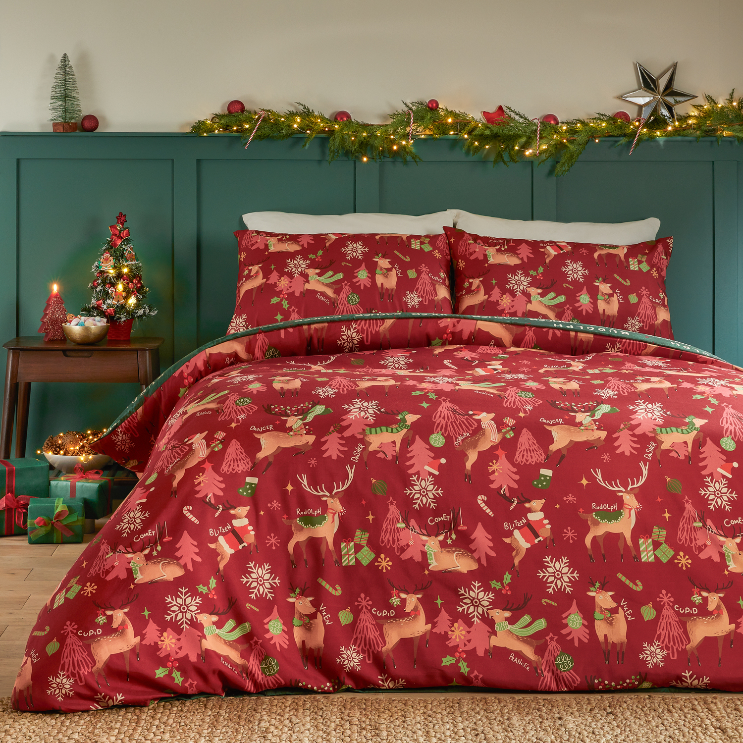 Sleigh Team Soft Touch Duvet Cover Set Single - Red