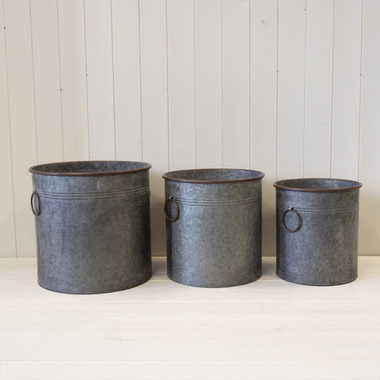 Kdmd Grey Set Of Three Round Zinc Planters - Grey