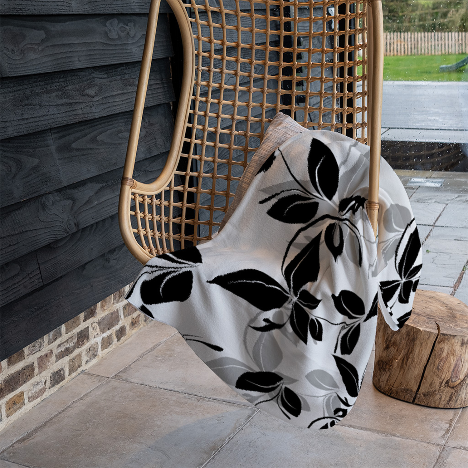 Black  White Floral Blanket - Black
