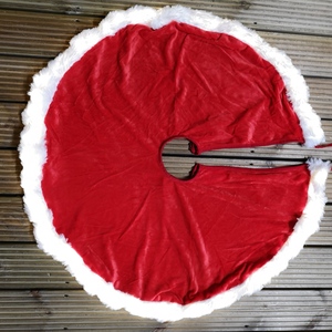 LED USB Red Faux Fur Christmas Tree Skirt with White Trim