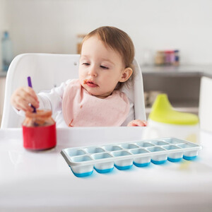 Silicone Ice Cube Tray with Non-Spill Lids and Ice Tong