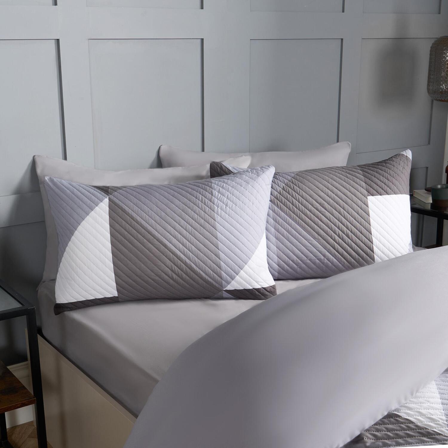 Ralph Geometric Pinsonic Duvet Set - Grey King