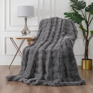 Luxury 3D Fur Polyester Blanket Soft  Cosy (150x200cm)