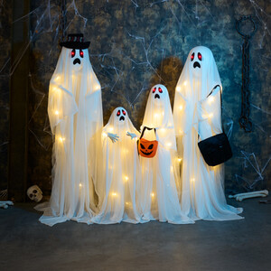 Standing Ghost Family Decoration