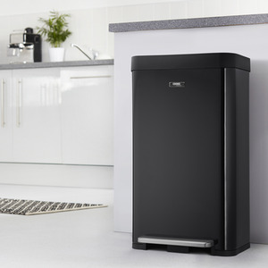 Black 65L Recycle Pedal Bin Wide Single Pedal Operation Single Compartment shot 4065480