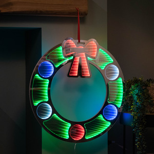 Hanging Christmas Wreath Infinity Mirror with Multi-Coloured LEDs