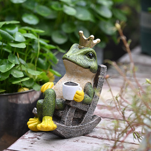 Frog Prince Tabletop Ornament with Coffee Cup