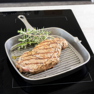 KitchenCraft Cast Iron 23cm Square Grill Pan