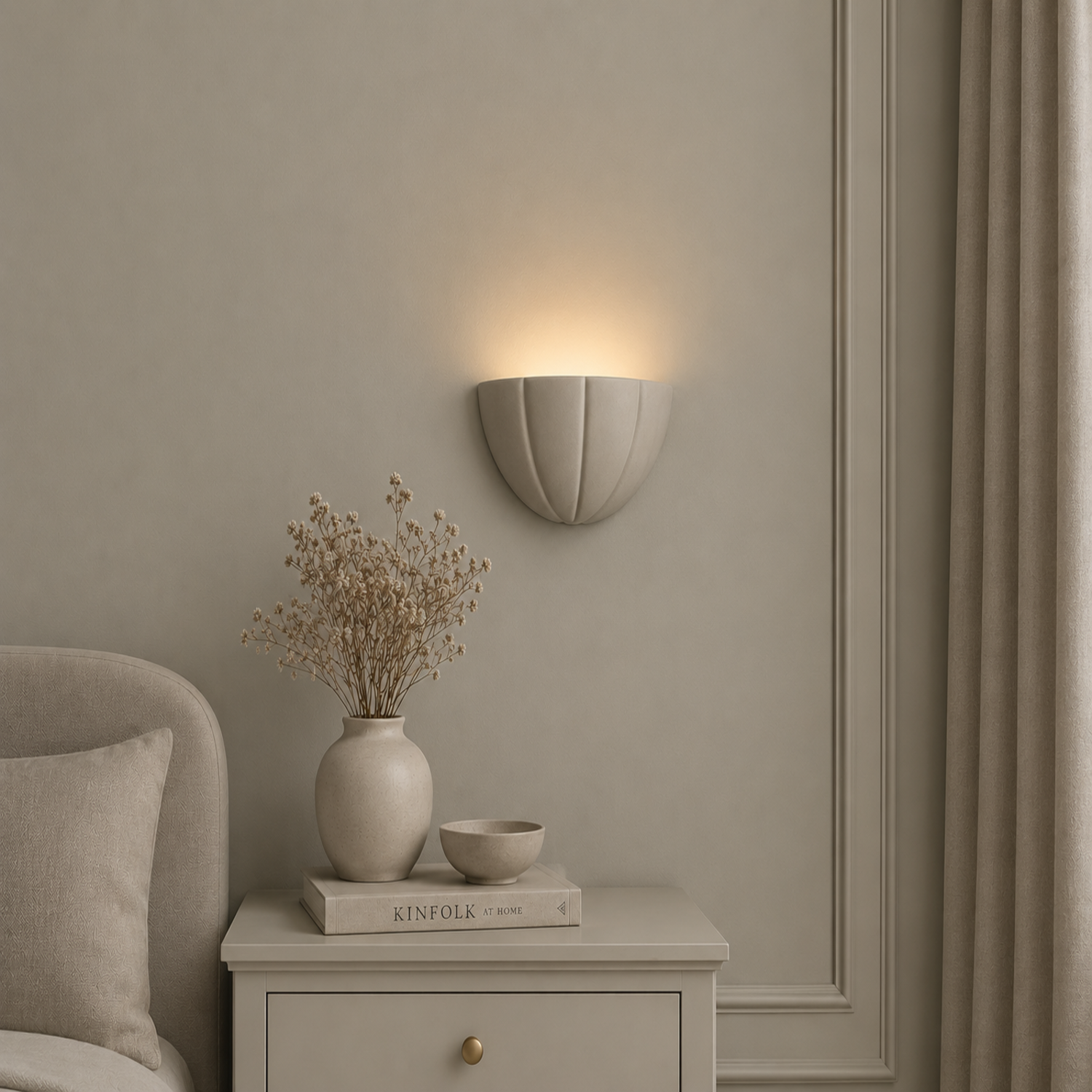 ValueLights Leonardo Scallop Curve Ceramic Flush Wall Sconce Light with Bulb in Pale Grey - Image 3